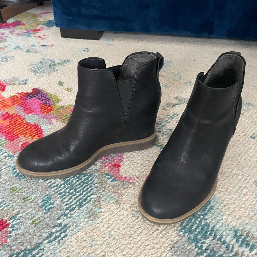 Heeled booties, cute! Dr. Scholls